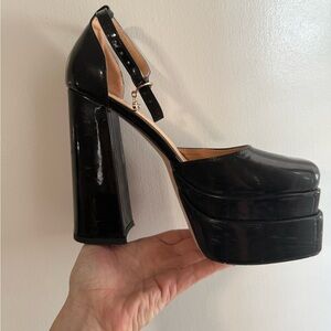 Kiss Glossy Black Platform Shoes